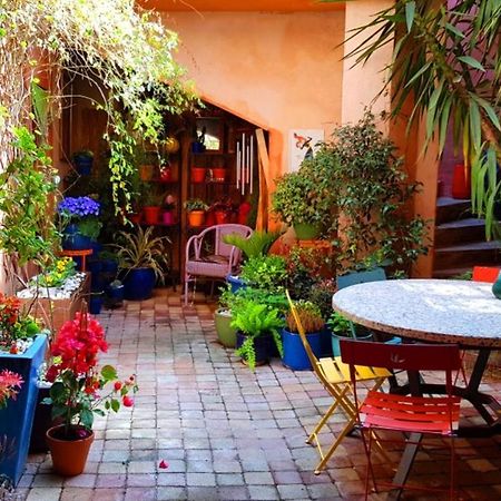 Petit Patio En Centre Ville Nimes Exterior foto